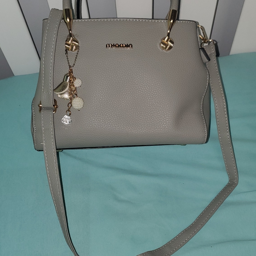 Cartera - Picture 2 of 3